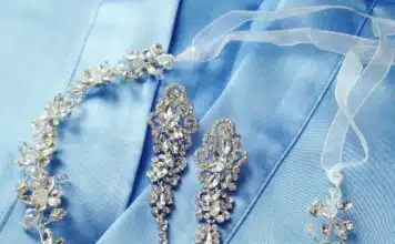 Pour être la plus belle et briller en temps de fêtes avec des bijoux scintillants